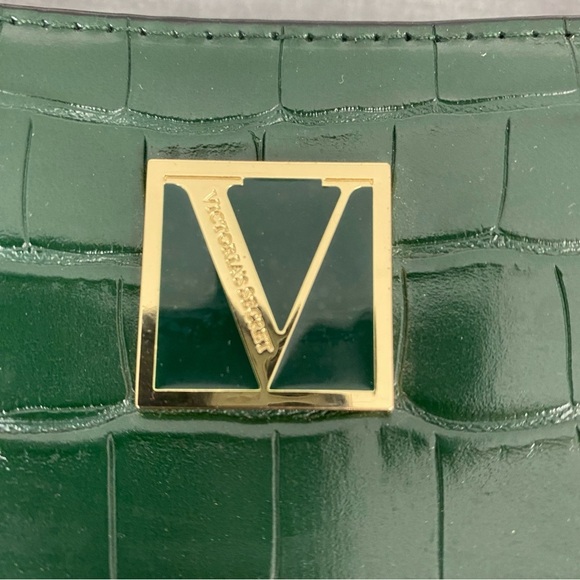 Victoria's Secret Carryall Tote Bag in Green Crocodile - Picture 4 of 10